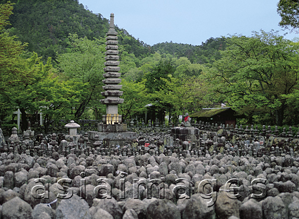 Asia Images Group - Nenbutsu-Ji Temple Kyoto, Japan